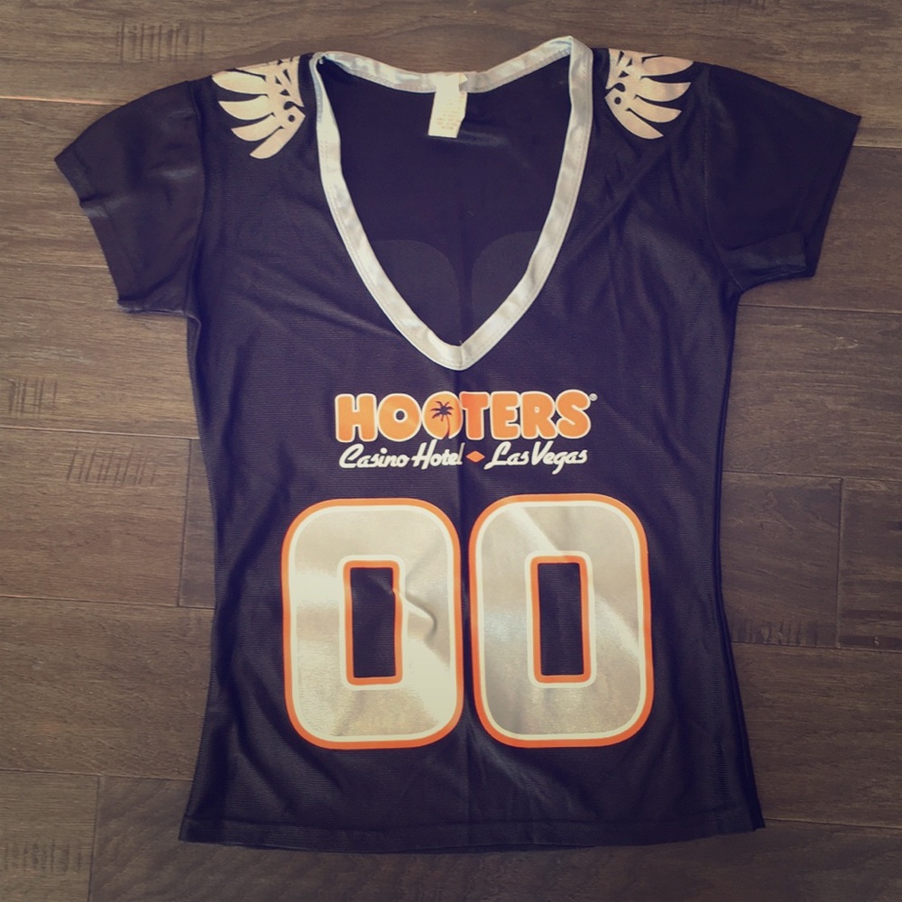 Hooters Shirt V-neck Las Vegas